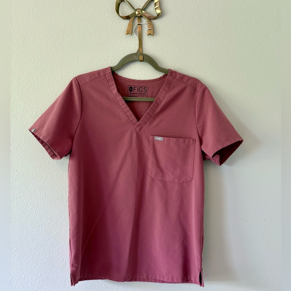 Figs Women's Scrub Top in Dusty Rose